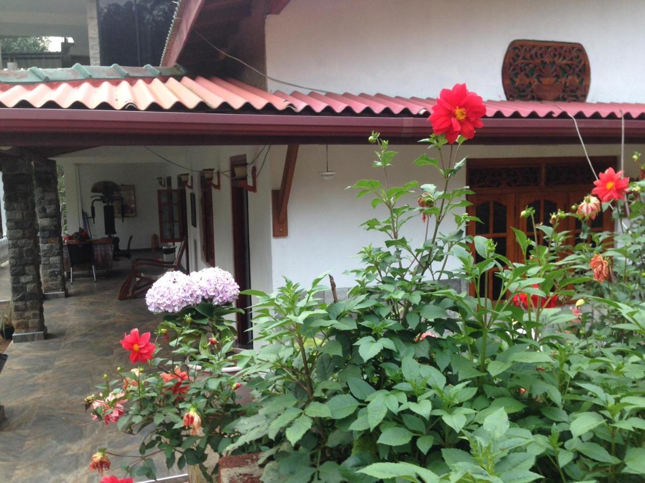 Hamadhi Guest Hotel Haldummulla Екстериор снимка